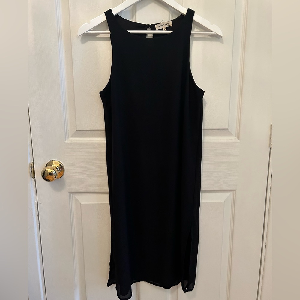 *SOLD* Monteau LA Long Flowy Back Top